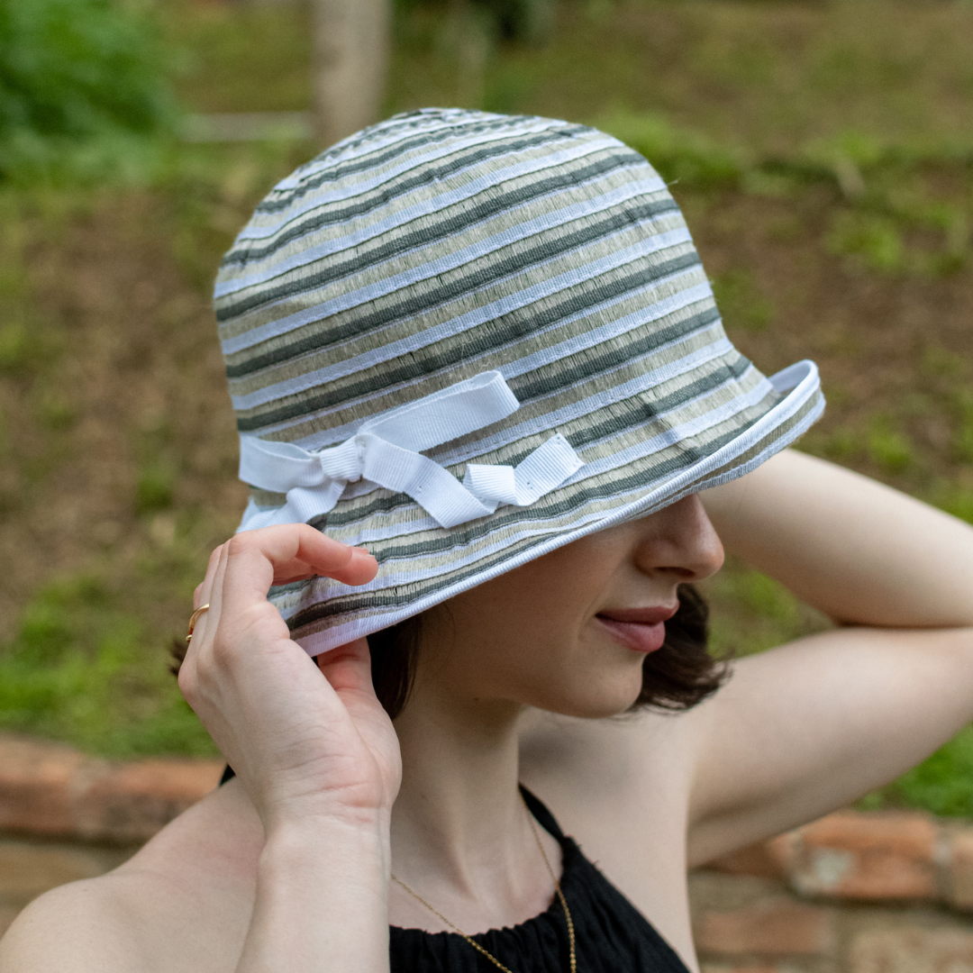Cloche asimmetrica a righe