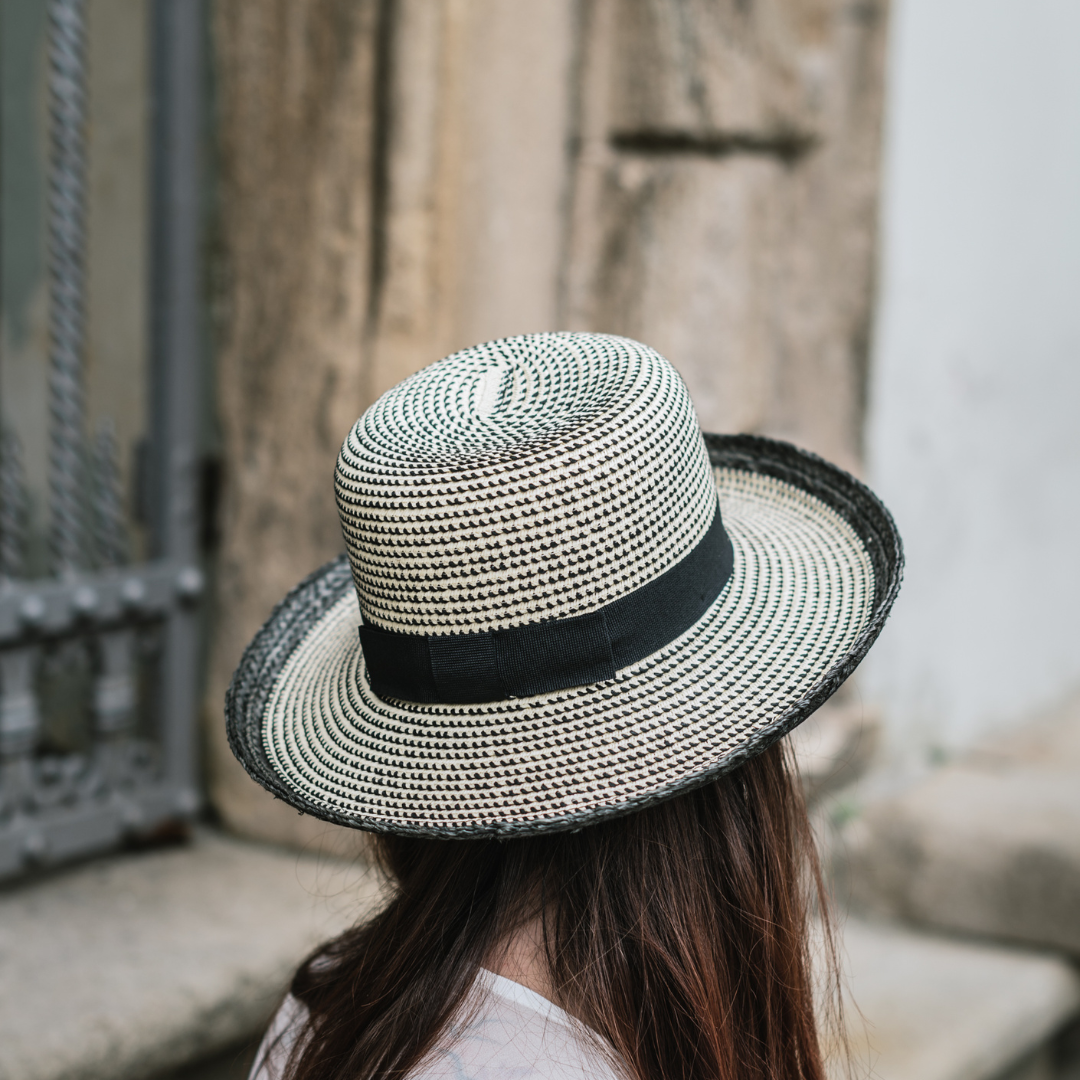 Bi-color raffia hat