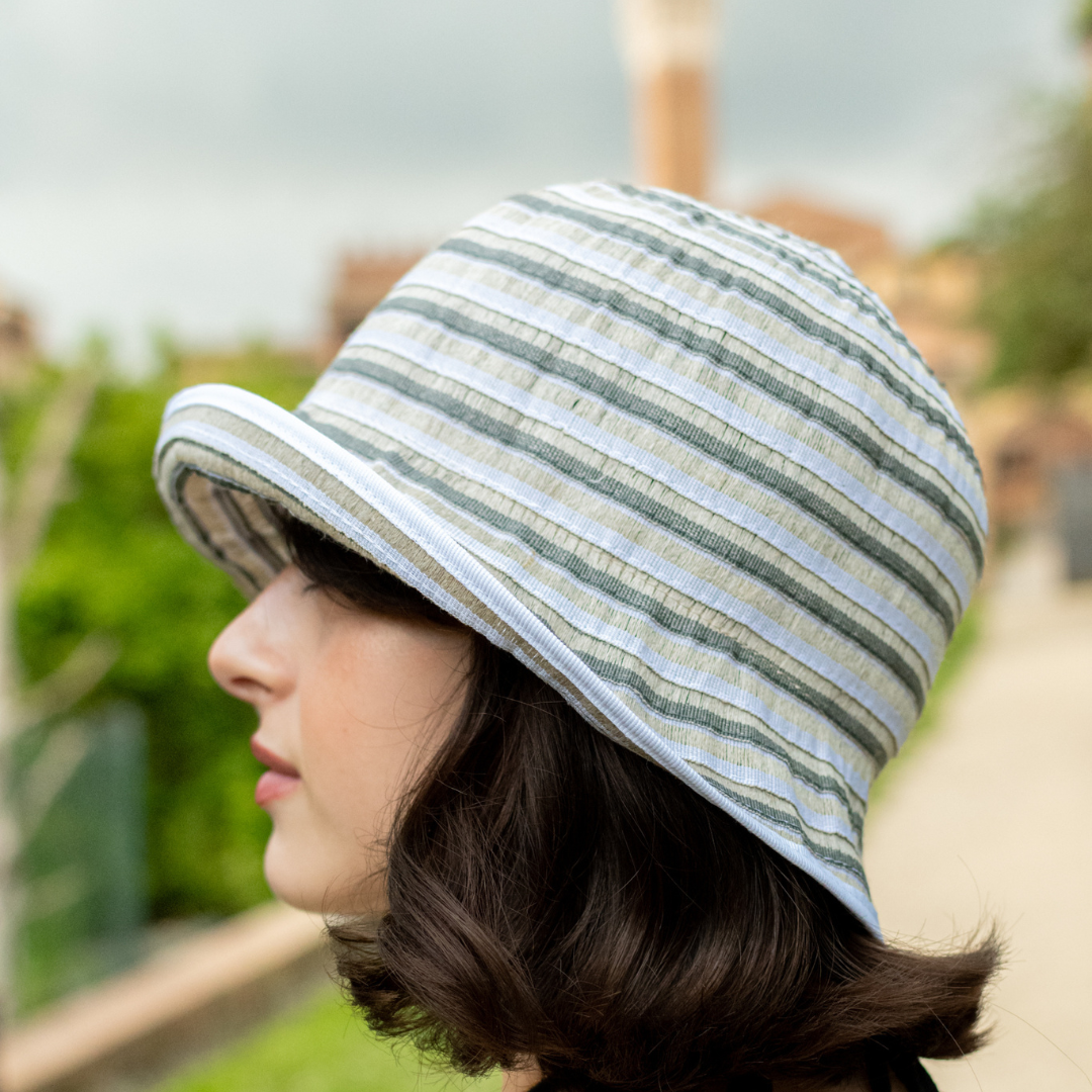 Cloche asimmetrica a righe
