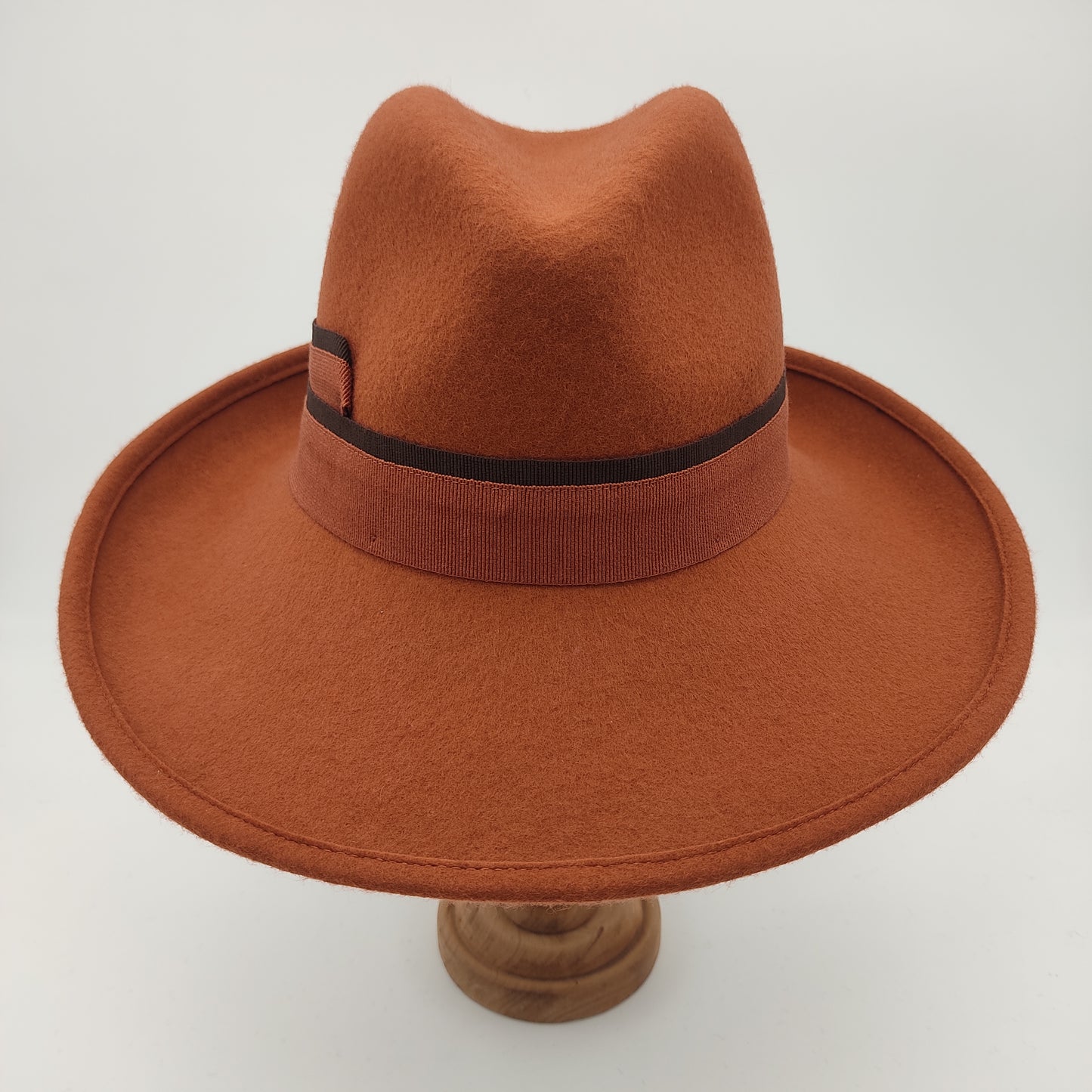 Fedora D E