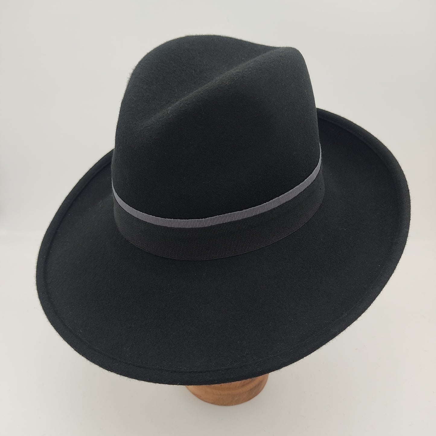 Fedora D E