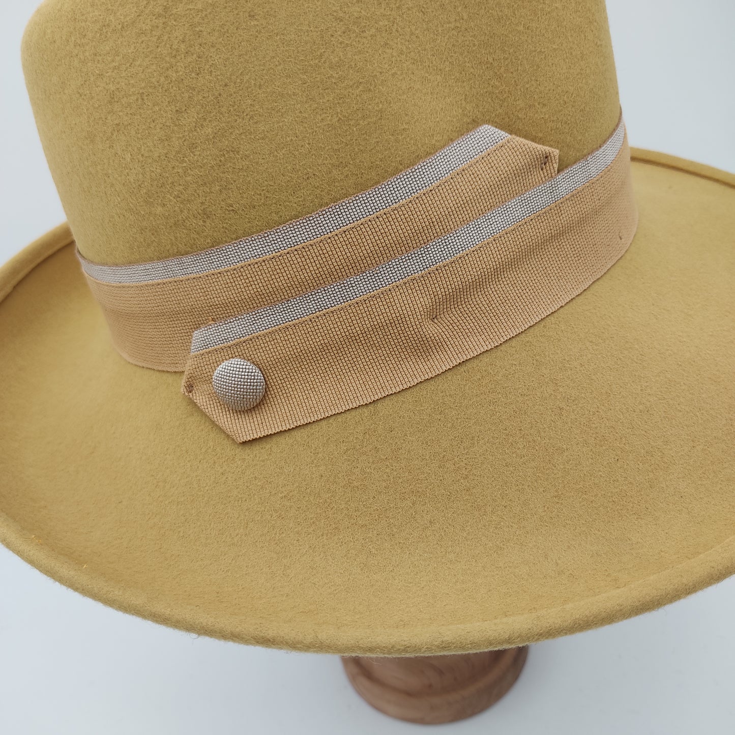 Fedora D E