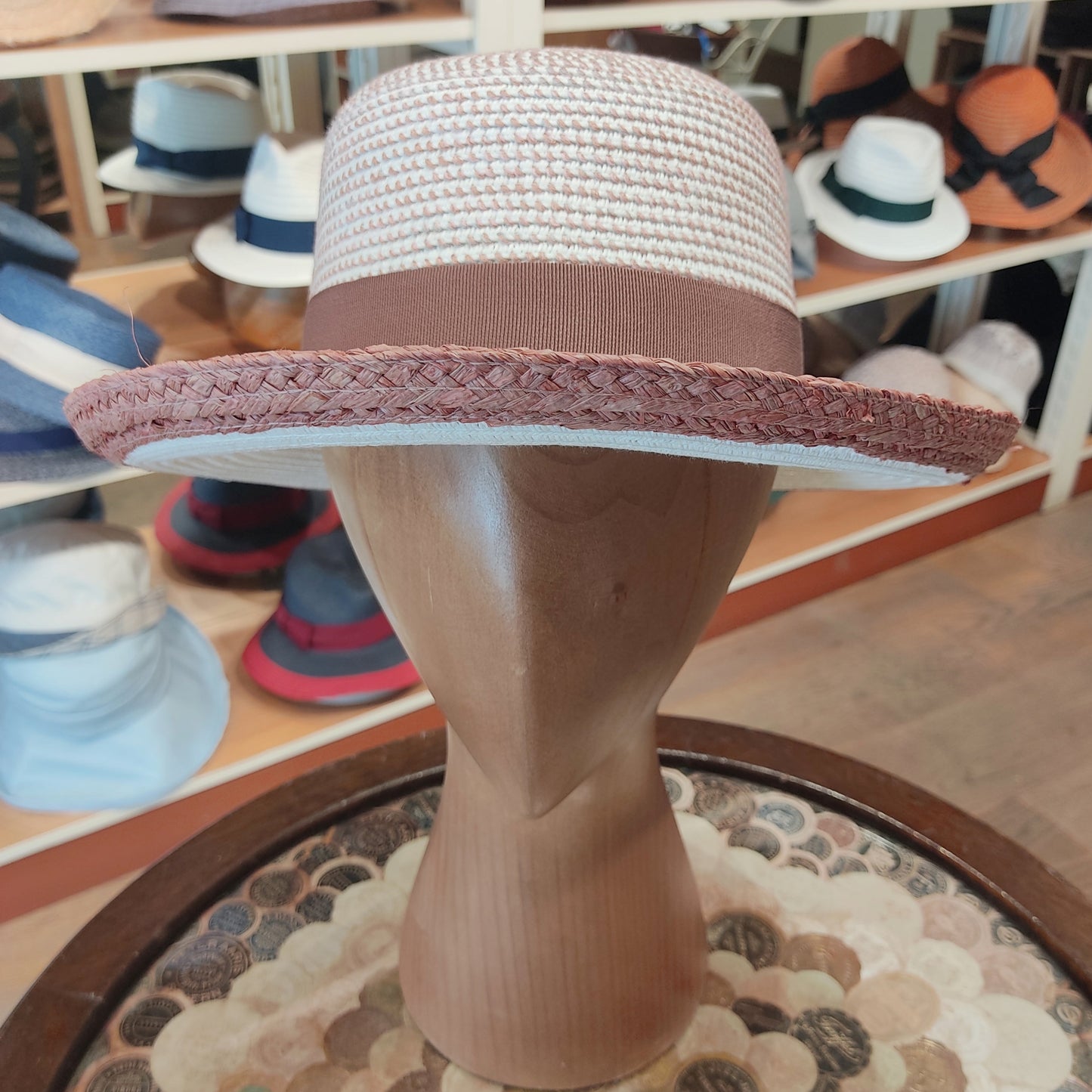 Bi-color raffia hat